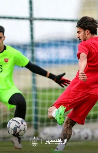پیام نیازمند با شماره ۳۵ در تمرین پرسپولیس ؛ شماره یک همچنان در ابهام