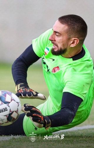 آینده آلکسی گندوز در پرسپولیس ؛ دروازه‌بان الجزایری به دنبال جدایی، باشگاه به دنبال درآمدزایی