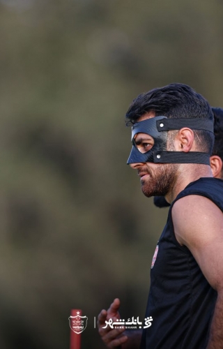 ابهام بزرگ در خط دفاعی پرسپولیس مقابل فجرسپاسی