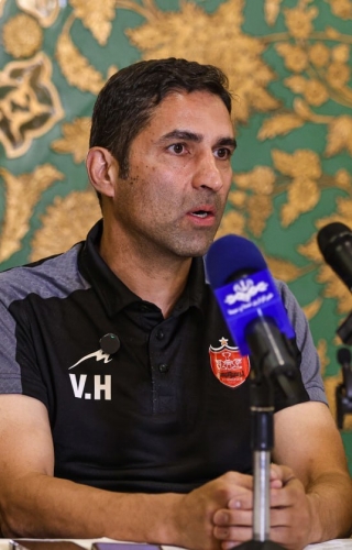 وحید هاشمیان : برای سه امتیاز به اصفهان می‌رویم/ اخلاق، نظم و فوتبال منطقی شعار پرسپولیس جدید