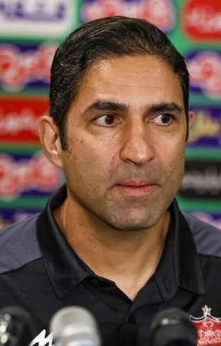 وحید هاشمیان : حضور پیروانی روی نیمکت پرسپولیس نعمت است