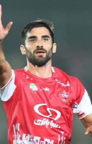 آینده مبهم میلاد محمدی در پرسپولیس ؛ بی‌اعتمادی هاشمیان به دفاع ملی‌پوش