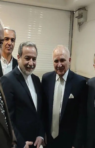 عباس عراقچی : پرسپولیس رویایی هیچ‌وقت تکرار نخواهد شد/ در اوج مذاکرات برجام هم نتایج تیم را دنبال می‌کردیم