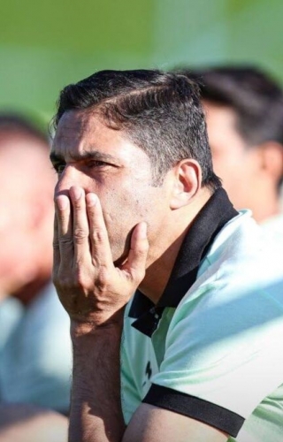 رحیم یوسفی : پرسپولیس برای هاشمیان تیم بزرگی بود/ هر روز بماند، تیم بیشتر ضرر می‌کند