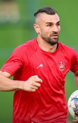 سردار دورسون : اگر می‌ماندم، آقای گل لیگ می‌شدم/ روزی دوباره به پرسپولیس برمی‌گردم