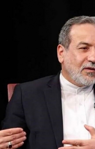 عراقچی: لذت فوتبال در کری‌خوانی است/ برای استقلالی‌ها احترام قائلم