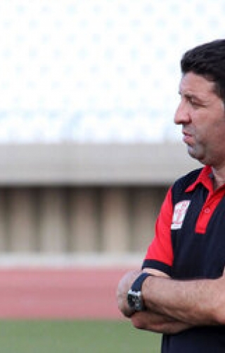 اسماعیل حلالی : زندگی ماشینی آلمانی در فوتبال ایران جواب نمی‌دهد