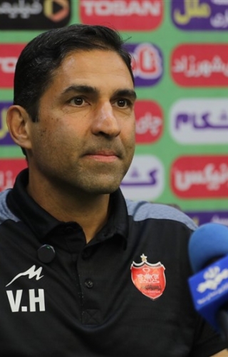 وحید هاشمیان : هیچ انگیزه مادی در پرسپولیس ندارم/ برای موفقیت تیم تا آخرین روز تلاش می‌کنم