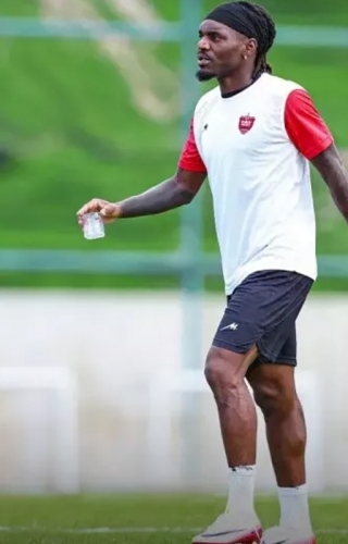 بیفوما از لیست پرسپولیس مابل ذوب آهن خط خورد