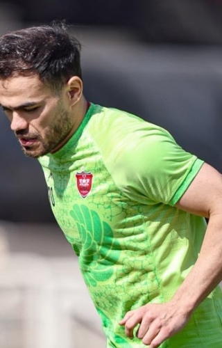 بازگشت اوستون اورونوف به تمرین پرسپولیس ؛ آماده برای درخشش مقابل تراکتور