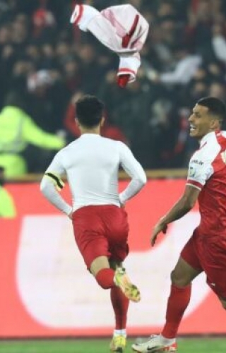 محمد نصرتی : پرسپولیس برنده داربی می‌شود/ نبود الحدادی به سود سرخ‌هاست