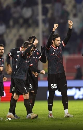 حسن شیرمحمدی : توهین به کریم باقری زشت و غیرقابل‌قبول بود/ پرسپولیس هنوز شانس جدی قهرمانی دارد