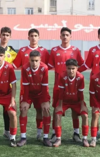 نونهالان پرسپولیس بر بام تهران؛ جشن قهرمانی سرخ‌ها با تساوی برابر پیکان