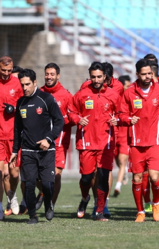 اصرار یحیی به آرایش 2-4-4 خطی