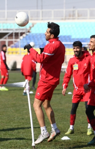 سرعت سرخ‌ها بلای جان آبی‌ها