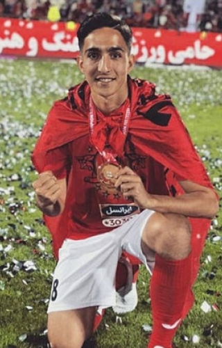 احسان حسینی به پرسپولیس برنمی‌گردد