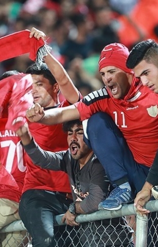 لشکرکشی هواداران پرسپولیس به ورزشگاه نقش جهان